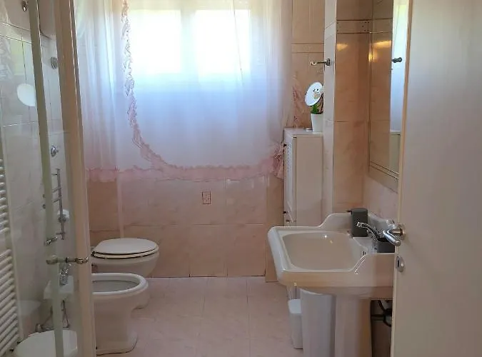 Domus Tilla Πιομπίνο